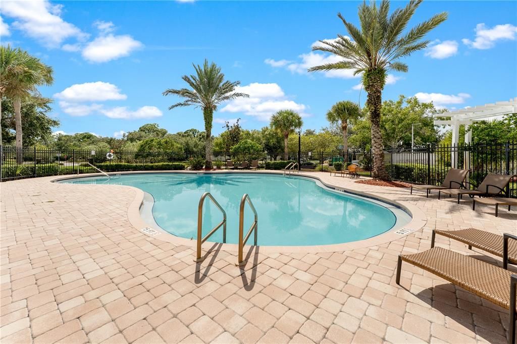 Active With Contract: $241,000 (2 beds, 1 baths, 1252 Square Feet)