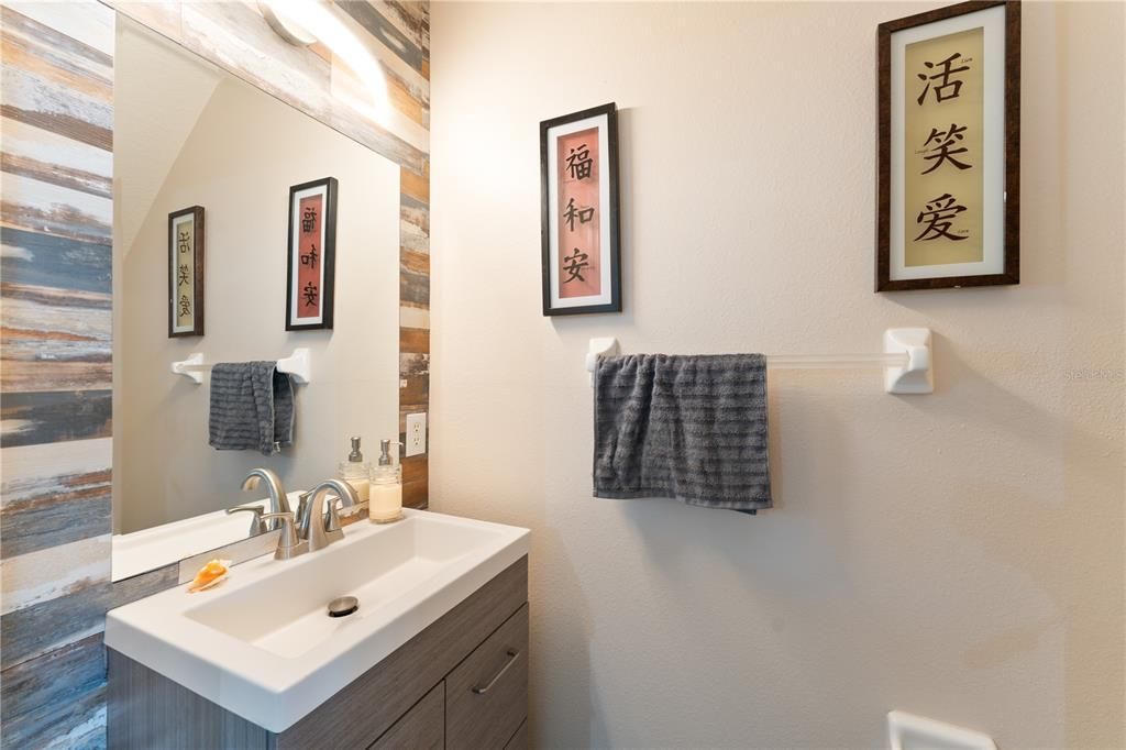 Active With Contract: $241,000 (2 beds, 1 baths, 1252 Square Feet)