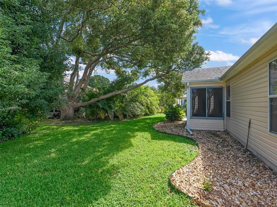 Active With Contract: $375,000 (3 beds, 2 baths, 1897 Square Feet)