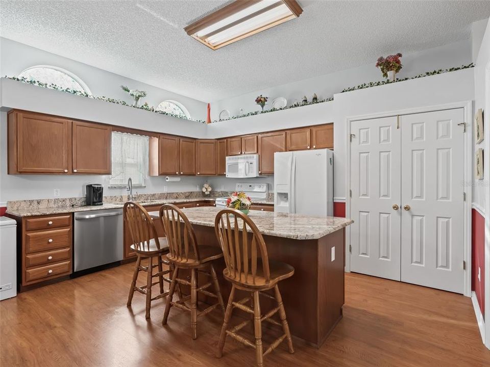 Active With Contract: $375,000 (3 beds, 2 baths, 1897 Square Feet)