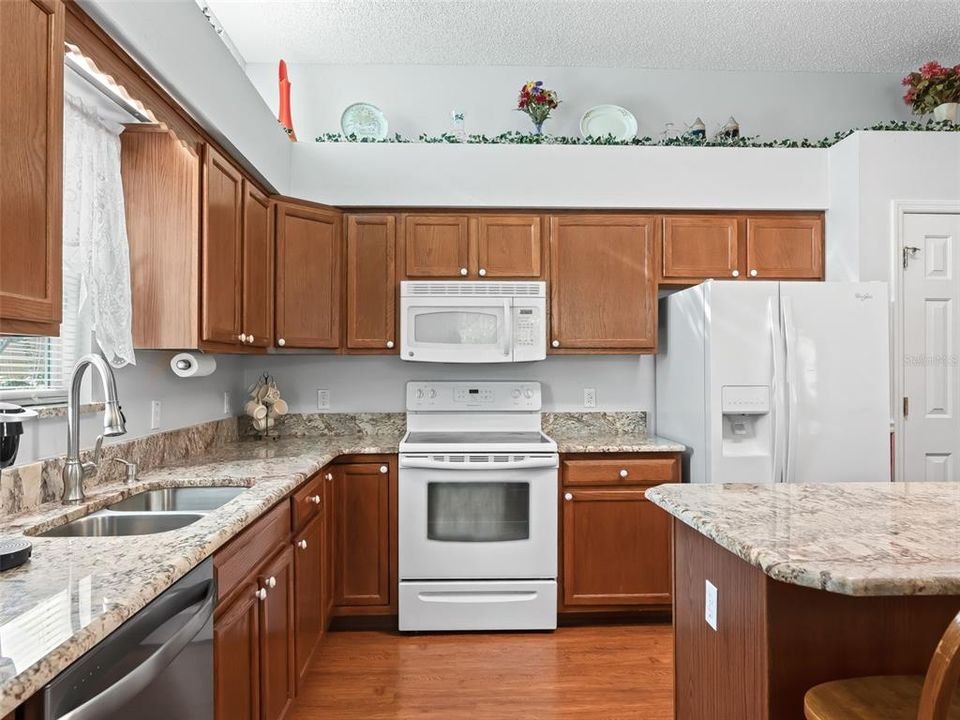 Active With Contract: $375,000 (3 beds, 2 baths, 1897 Square Feet)