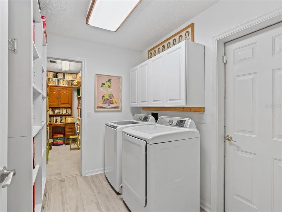 Active With Contract: $375,000 (3 beds, 2 baths, 1897 Square Feet)