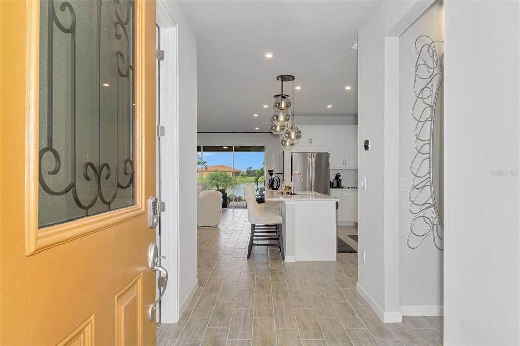 Activo con contrato: $374,900 (2 camas, 2 baños, 1432 Pies cuadrados)