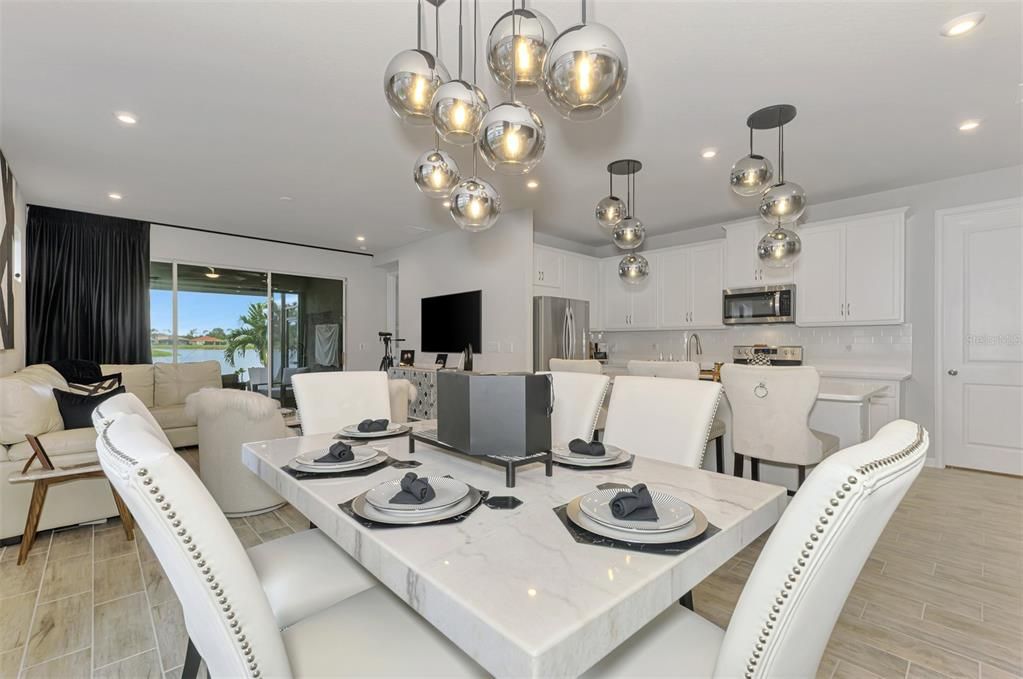 Activo con contrato: $374,900 (2 camas, 2 baños, 1432 Pies cuadrados)