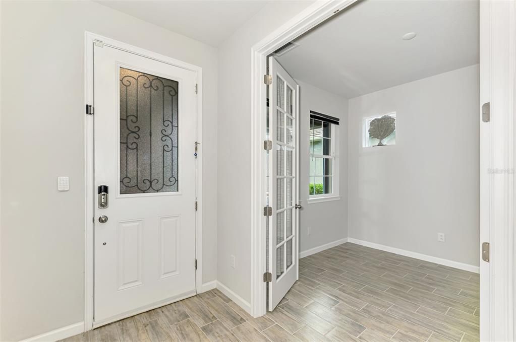 Activo con contrato: $374,900 (2 camas, 2 baños, 1432 Pies cuadrados)