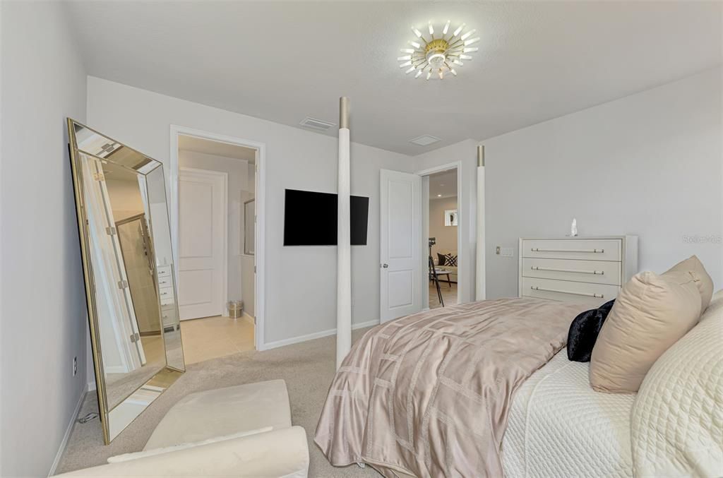 Activo con contrato: $374,900 (2 camas, 2 baños, 1432 Pies cuadrados)