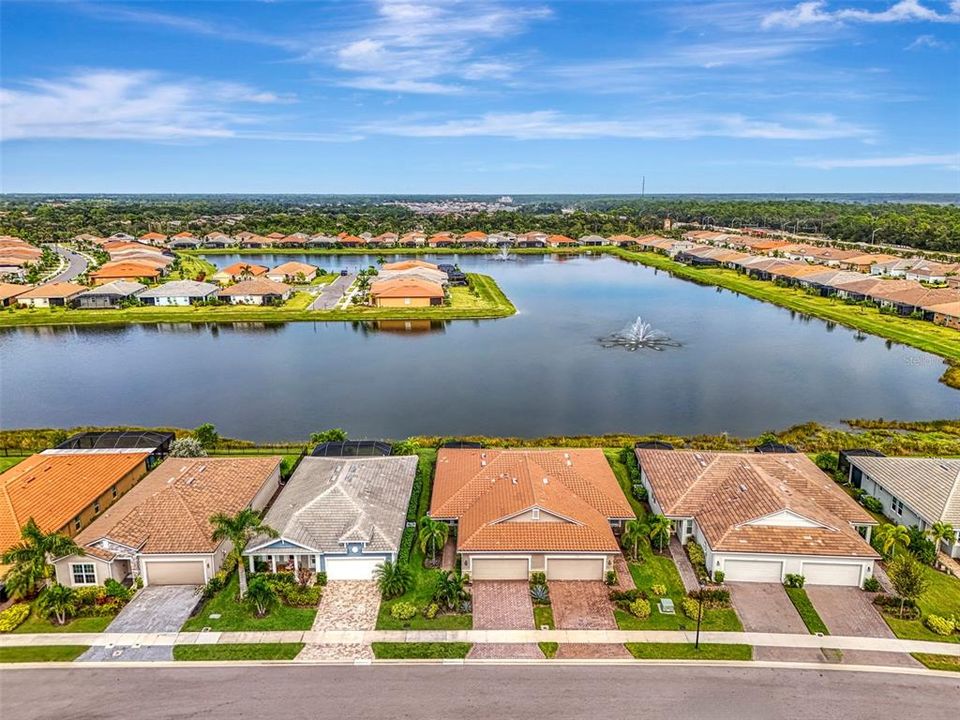 Activo con contrato: $374,900 (2 camas, 2 baños, 1432 Pies cuadrados)