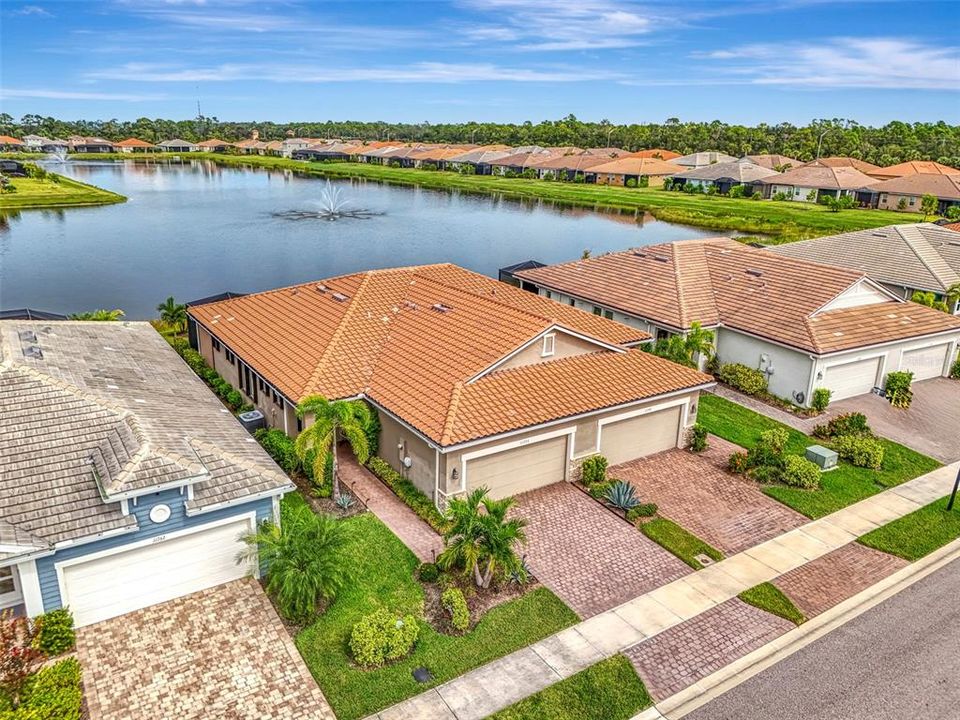 Activo con contrato: $374,900 (2 camas, 2 baños, 1432 Pies cuadrados)