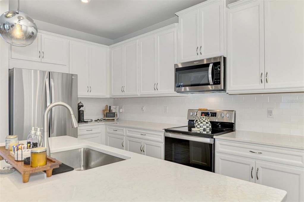 Activo con contrato: $374,900 (2 camas, 2 baños, 1432 Pies cuadrados)