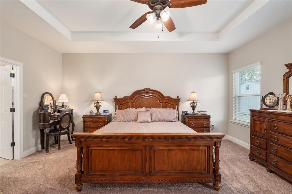 合同活跃: $475,000 (5 贝兹, 3 浴室, 2795 平方英尺)