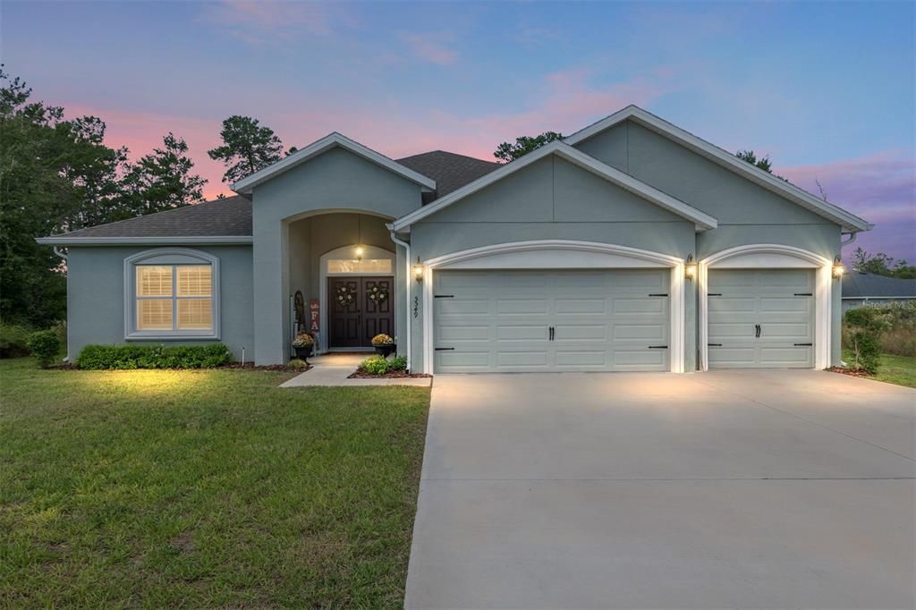 合同活跃: $475,000 (5 贝兹, 3 浴室, 2795 平方英尺)