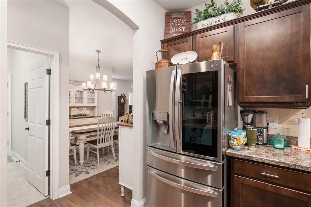 合同活跃: $475,000 (5 贝兹, 3 浴室, 2795 平方英尺)