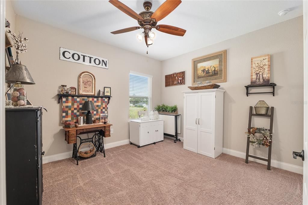 合同活跃: $475,000 (5 贝兹, 3 浴室, 2795 平方英尺)