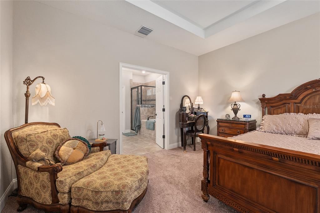 合同活跃: $475,000 (5 贝兹, 3 浴室, 2795 平方英尺)