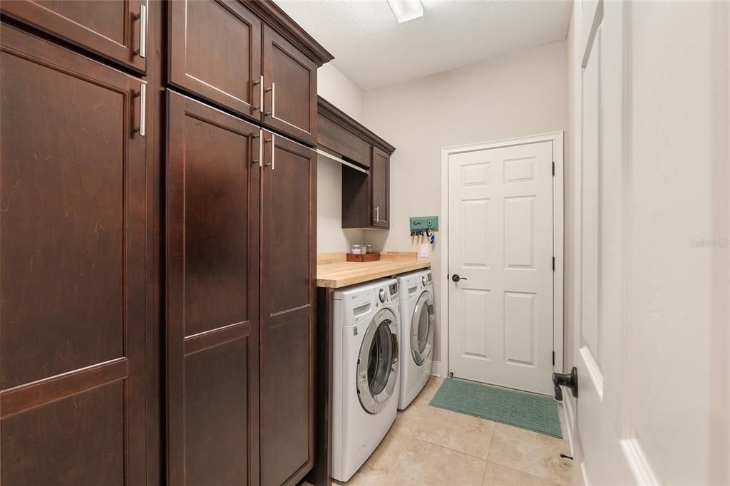 合同活跃: $475,000 (5 贝兹, 3 浴室, 2795 平方英尺)