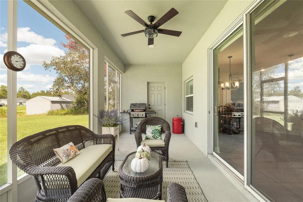 合同活跃: $475,000 (5 贝兹, 3 浴室, 2795 平方英尺)