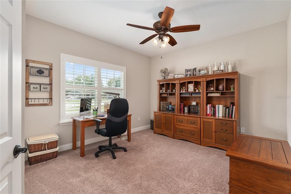 合同活跃: $475,000 (5 贝兹, 3 浴室, 2795 平方英尺)