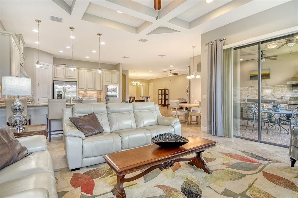 出租: $5,750 (3 贝兹, 3 浴室, 2993 平方英尺)