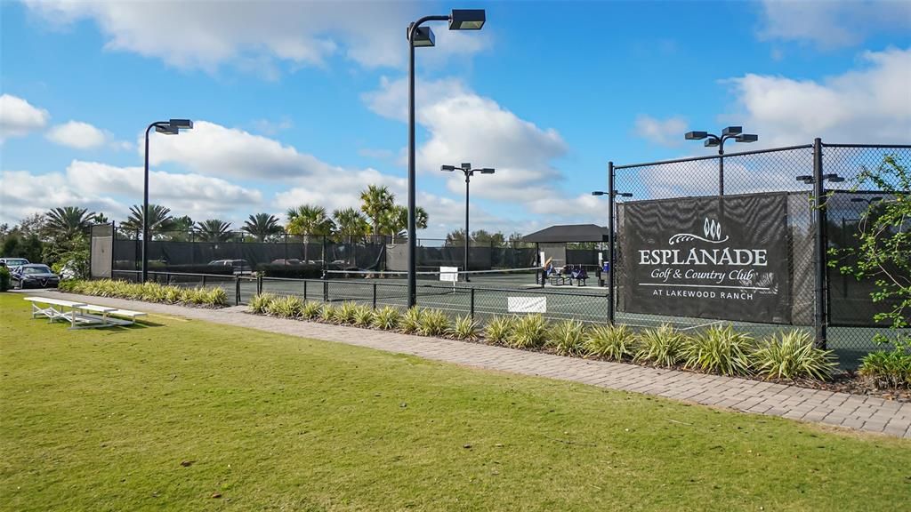 出租: $5,750 (3 贝兹, 3 浴室, 2993 平方英尺)