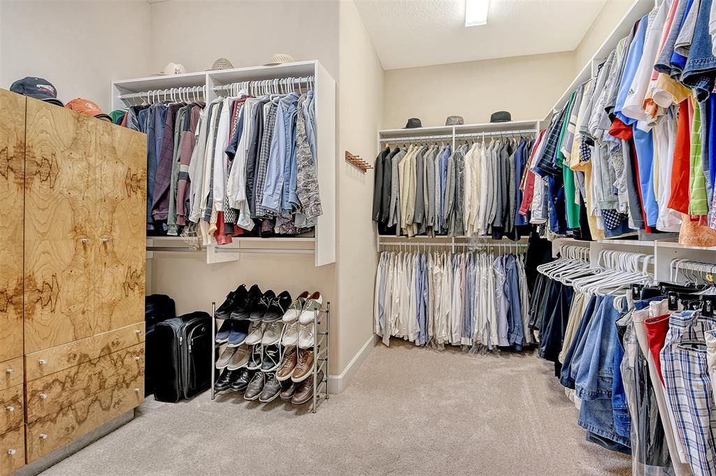 出租: $5,750 (3 贝兹, 3 浴室, 2993 平方英尺)