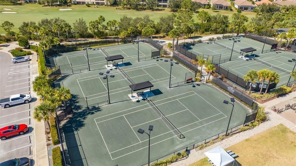 出租: $5,750 (3 贝兹, 3 浴室, 2993 平方英尺)