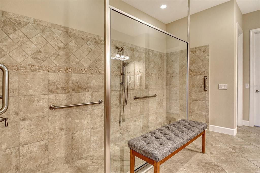 出租: $5,750 (3 贝兹, 3 浴室, 2993 平方英尺)