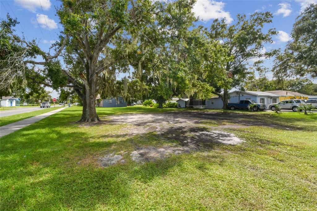 待售: $110,000 (0.27 acres)