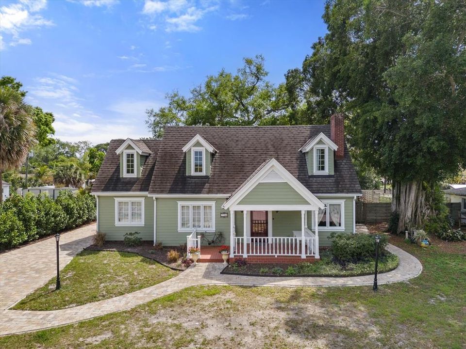 Recently Sold: $735,000 (4 beds, 2 baths, 2260 Square Feet)