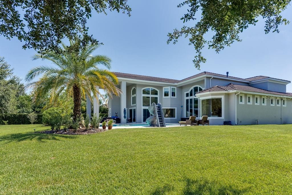 Под контрактом: $3,250,000 (6 спален, 6 ванн, 6308 Квадратных фут)