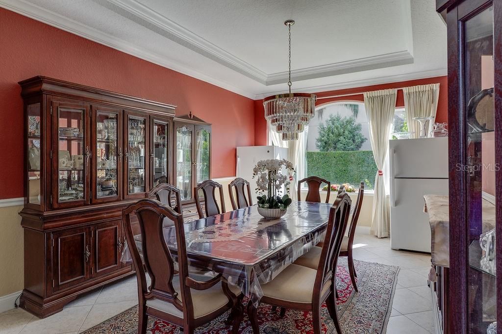 Под контрактом: $3,250,000 (6 спален, 6 ванн, 6308 Квадратных фут)