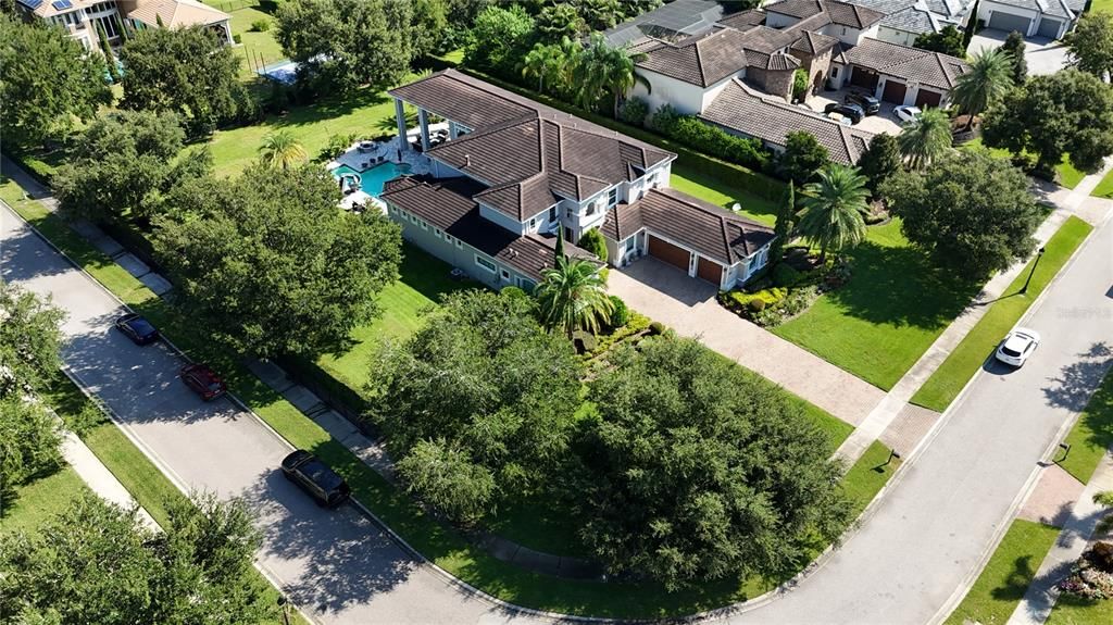 Под контрактом: $3,250,000 (6 спален, 6 ванн, 6308 Квадратных фут)