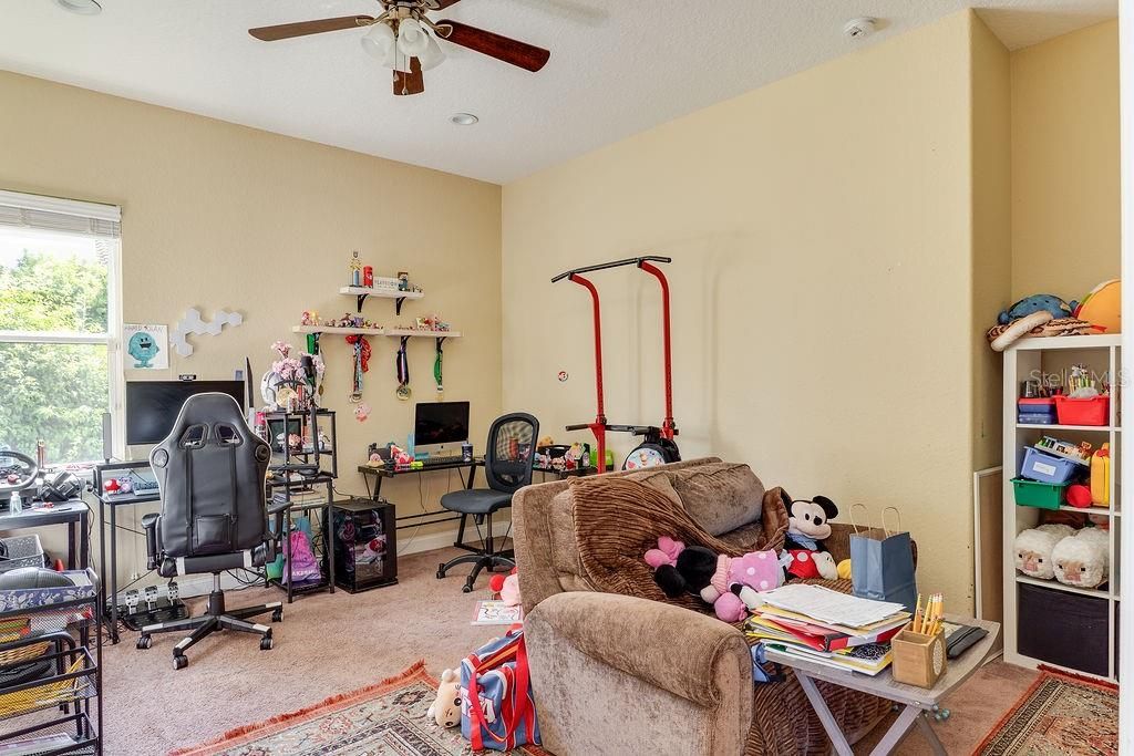 Под контрактом: $3,250,000 (6 спален, 6 ванн, 6308 Квадратных фут)