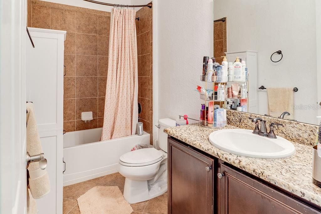 Под контрактом: $3,250,000 (6 спален, 6 ванн, 6308 Квадратных фут)