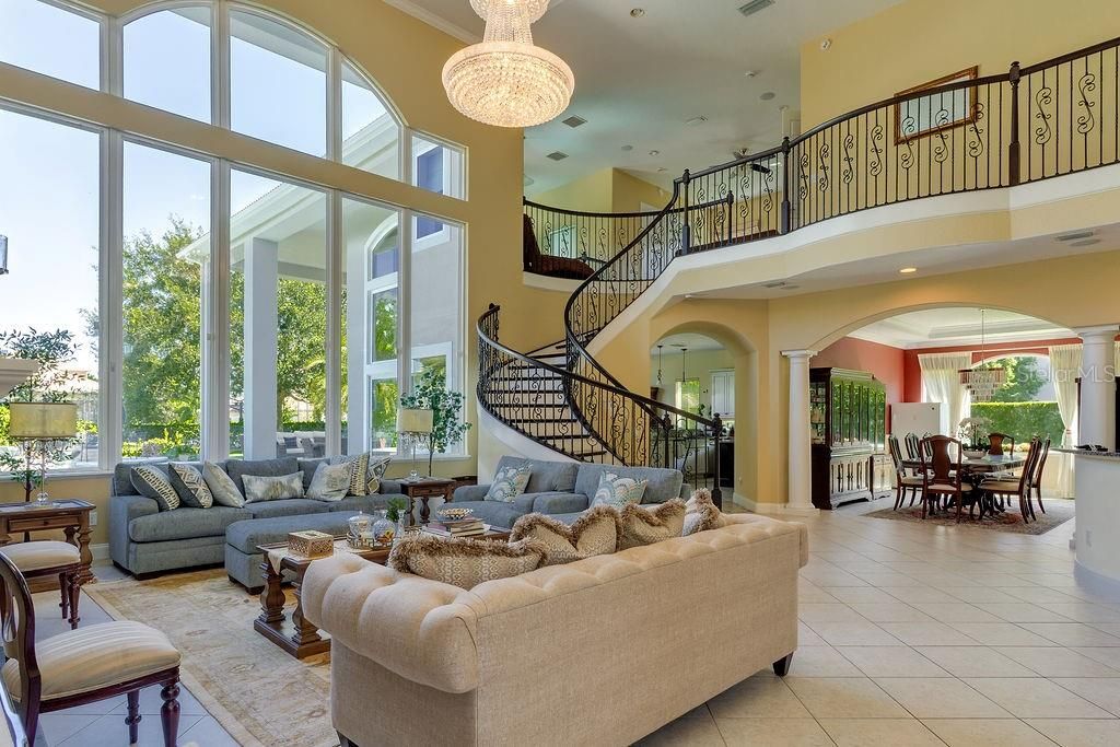 Под контрактом: $3,250,000 (6 спален, 6 ванн, 6308 Квадратных фут)