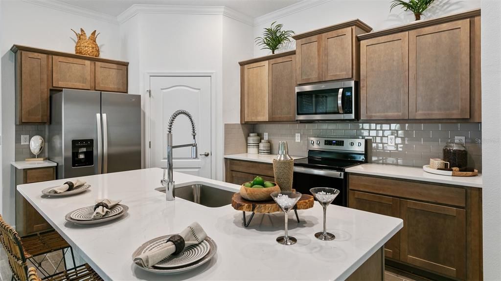 Active With Contract: $351,990 (2 beds, 2 baths, 1799 Square Feet)