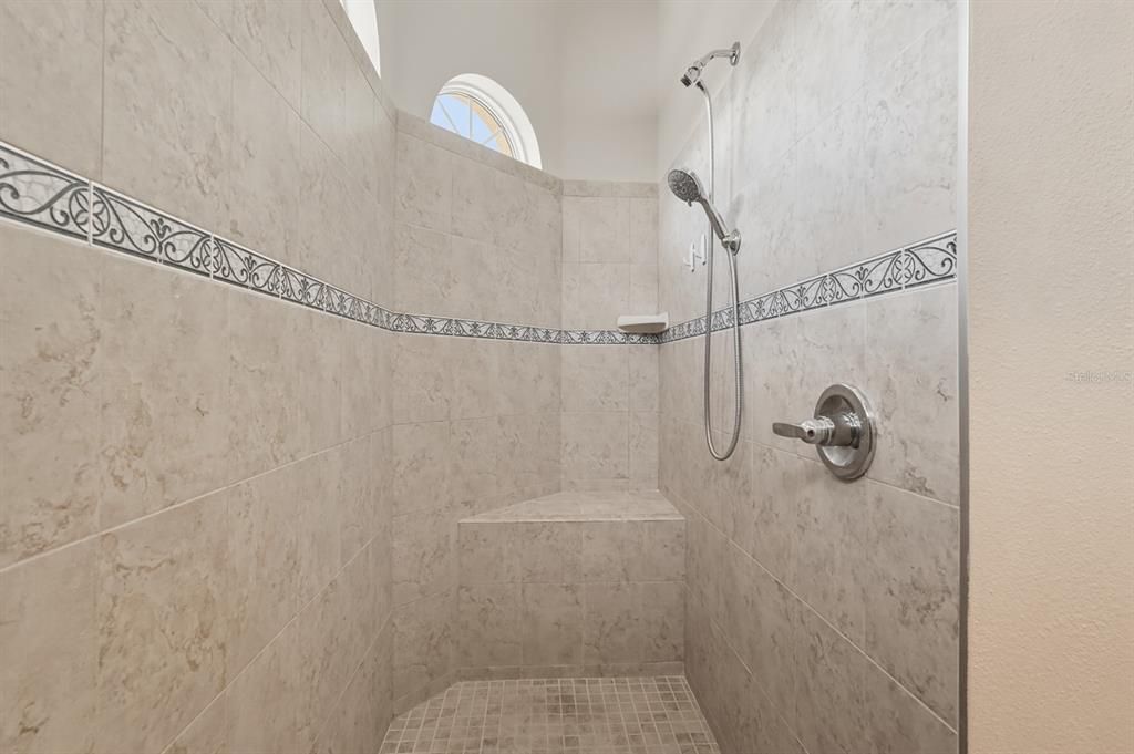 待售: $1,350,000 (4 贝兹, 4 浴室, 2541 平方英尺)