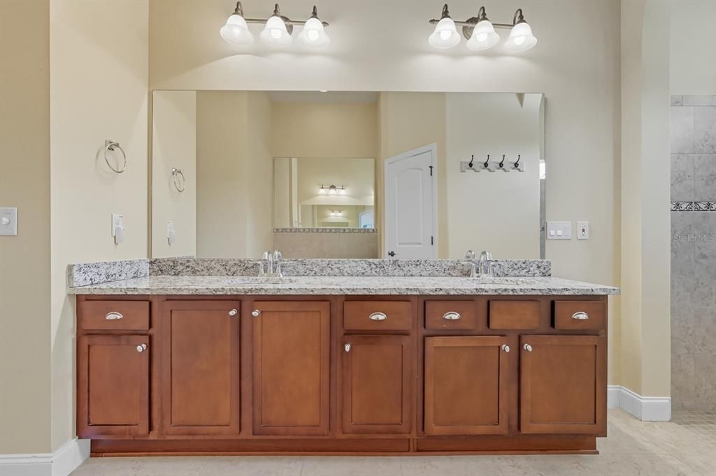 待售: $1,350,000 (4 贝兹, 4 浴室, 2541 平方英尺)