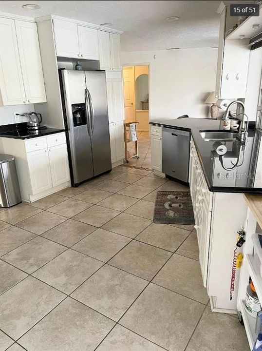 出租: $8,500 (4 贝兹, 3 浴室, 2256 平方英尺)