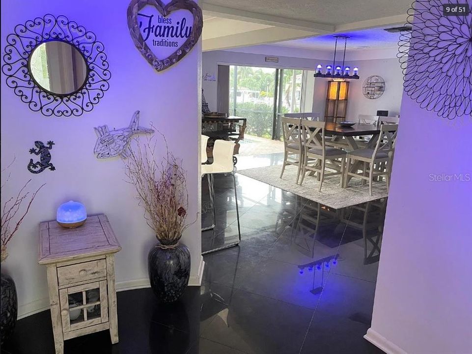 出租: $8,500 (4 贝兹, 3 浴室, 2256 平方英尺)