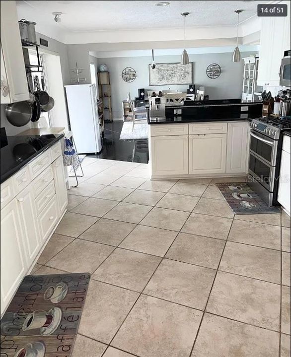 出租: $8,500 (4 贝兹, 3 浴室, 2256 平方英尺)