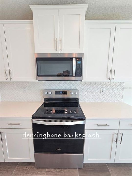 合同活跃: $346,990 (4 贝兹, 2 浴室, 1986 平方英尺)