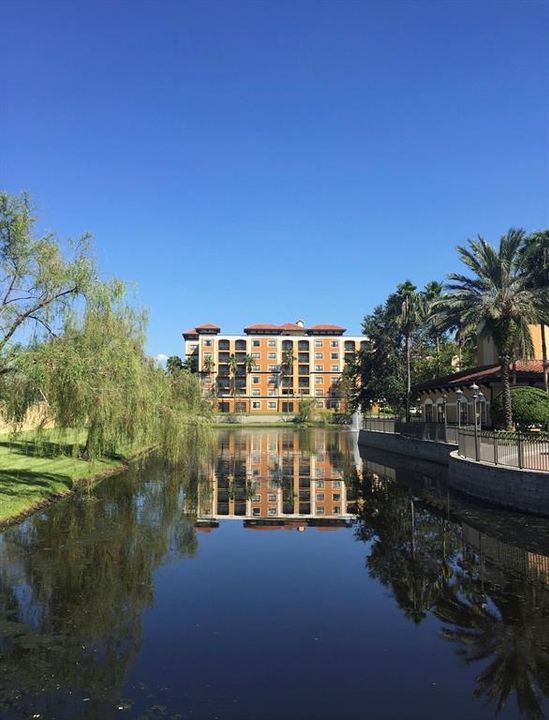 For Sale: $167,000 (2 beds, 2 baths, 957 Square Feet)