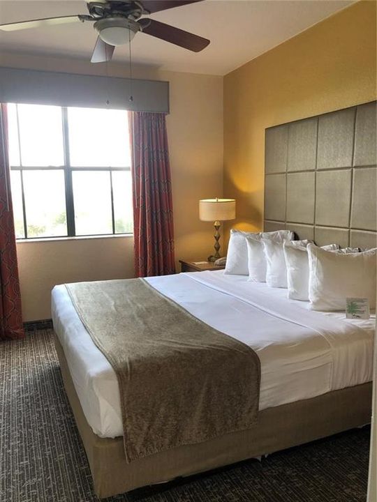 For Sale: $167,000 (2 beds, 2 baths, 957 Square Feet)