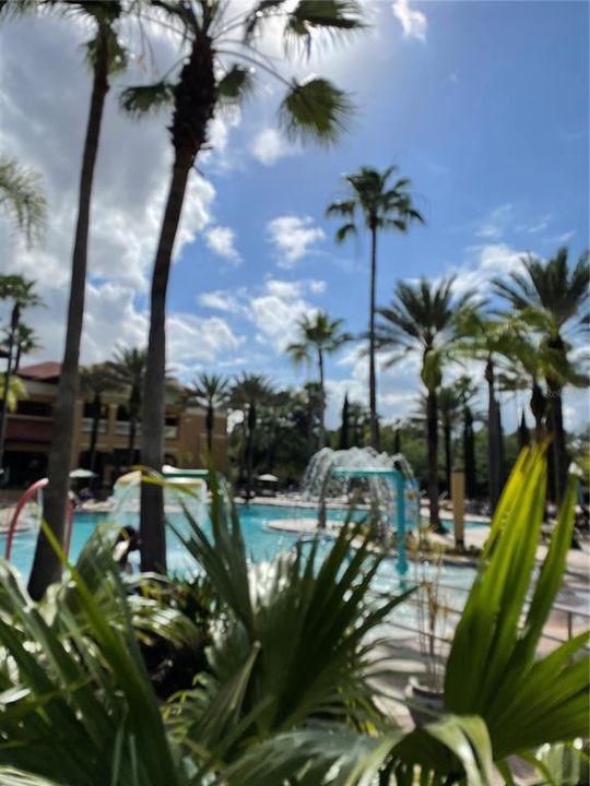 For Sale: $167,000 (2 beds, 2 baths, 957 Square Feet)