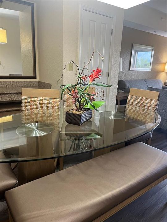 For Sale: $167,000 (2 beds, 2 baths, 957 Square Feet)