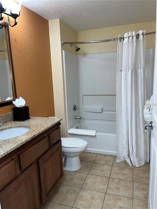 For Sale: $167,000 (2 beds, 2 baths, 957 Square Feet)