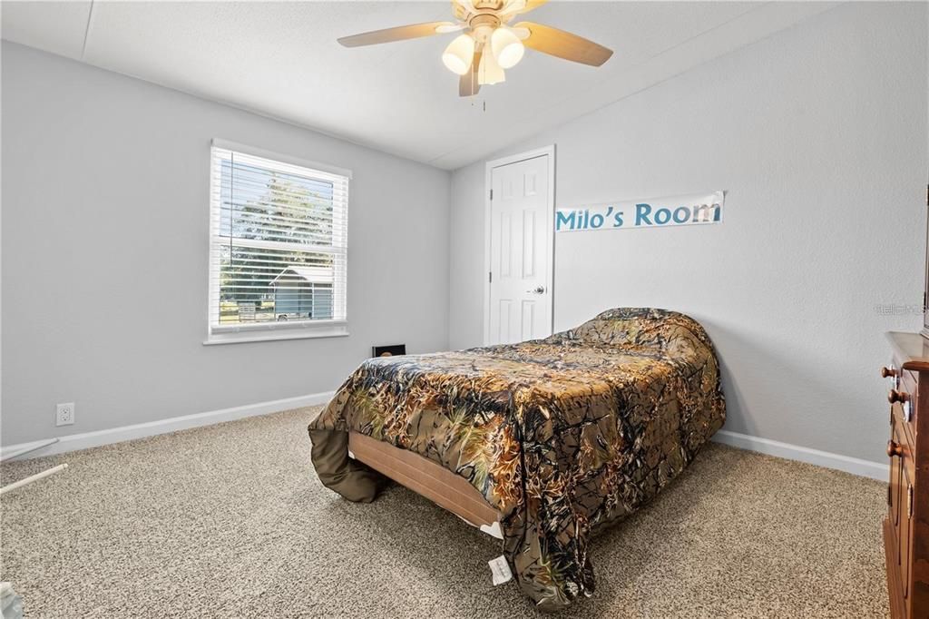 Под контрактом: $298,975 (4 спален, 2 ванн, 1512 Квадратных фут)