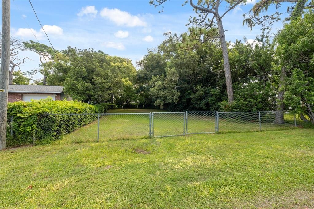 For Sale: $29,000 (0.17 acres)