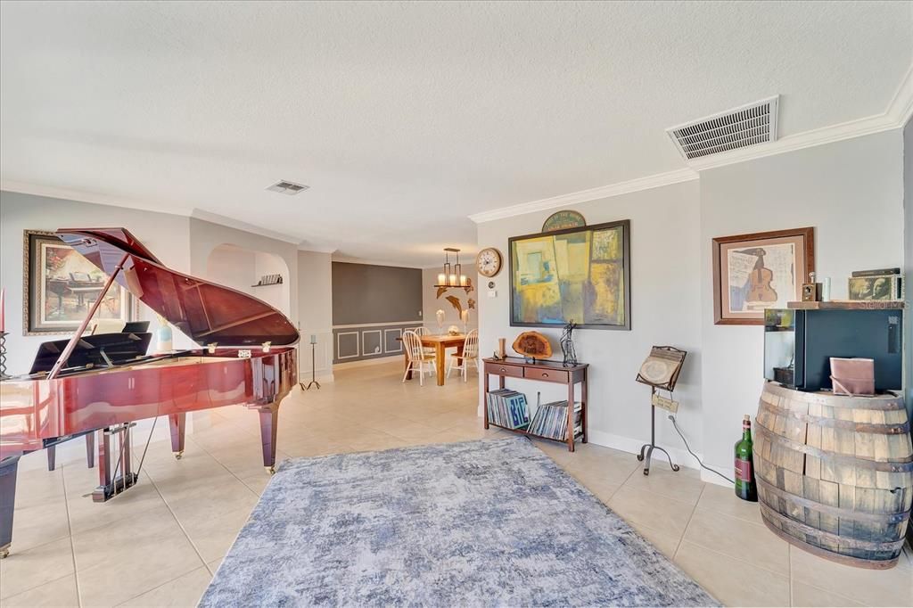 For Sale: $669,000 (3 beds, 2 baths, 2141 Square Feet)