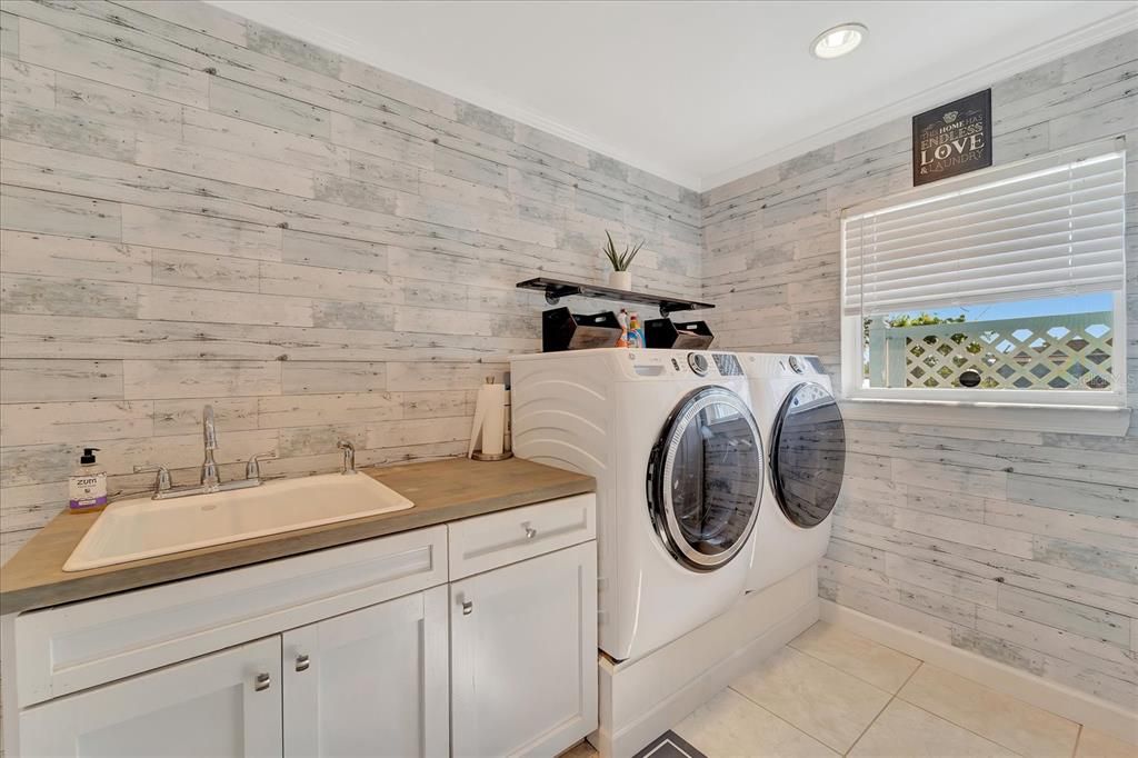 For Sale: $669,000 (3 beds, 2 baths, 2141 Square Feet)